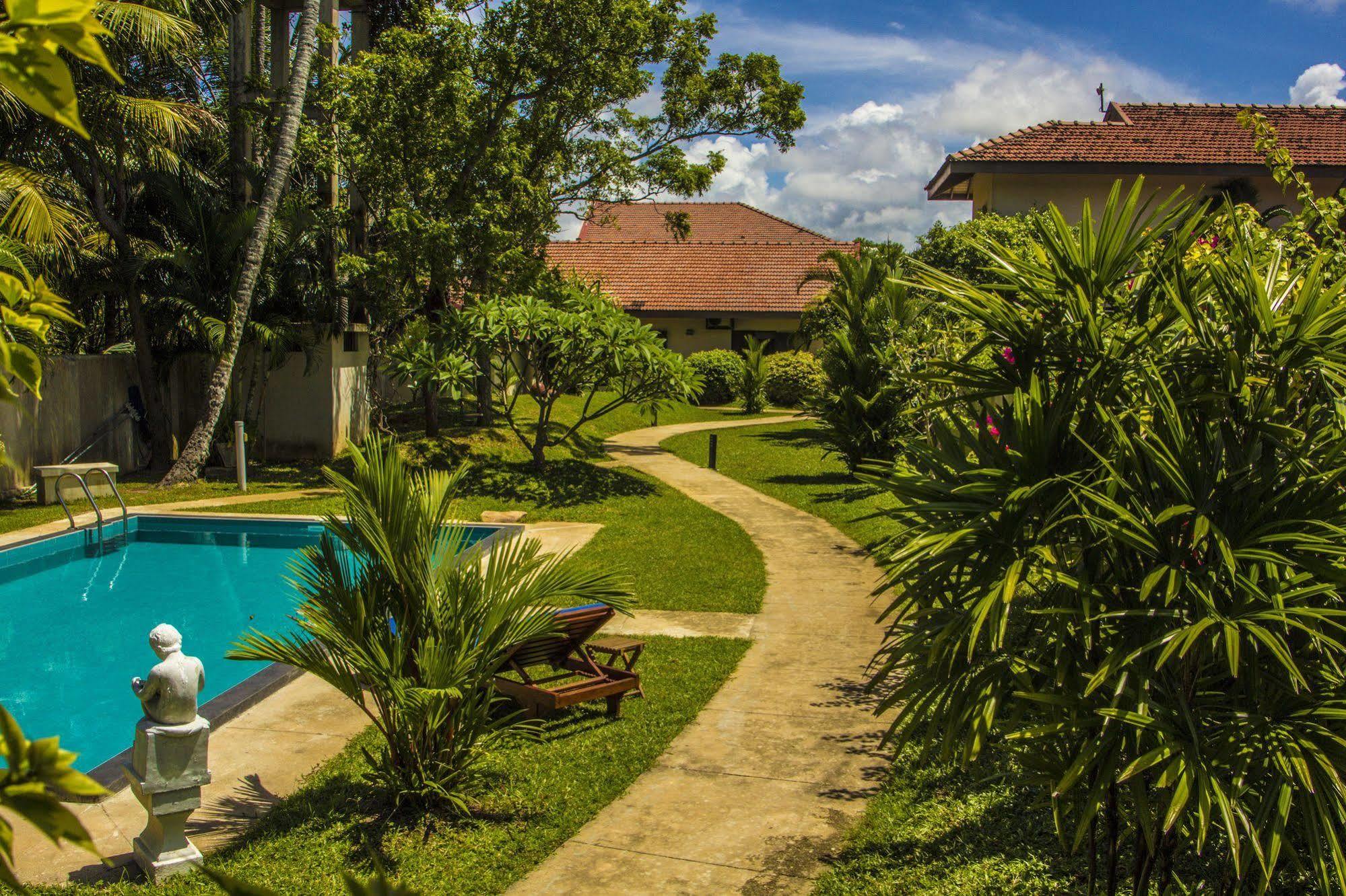 The Lagoon Villa Kurana Katunayaka Exterior photo